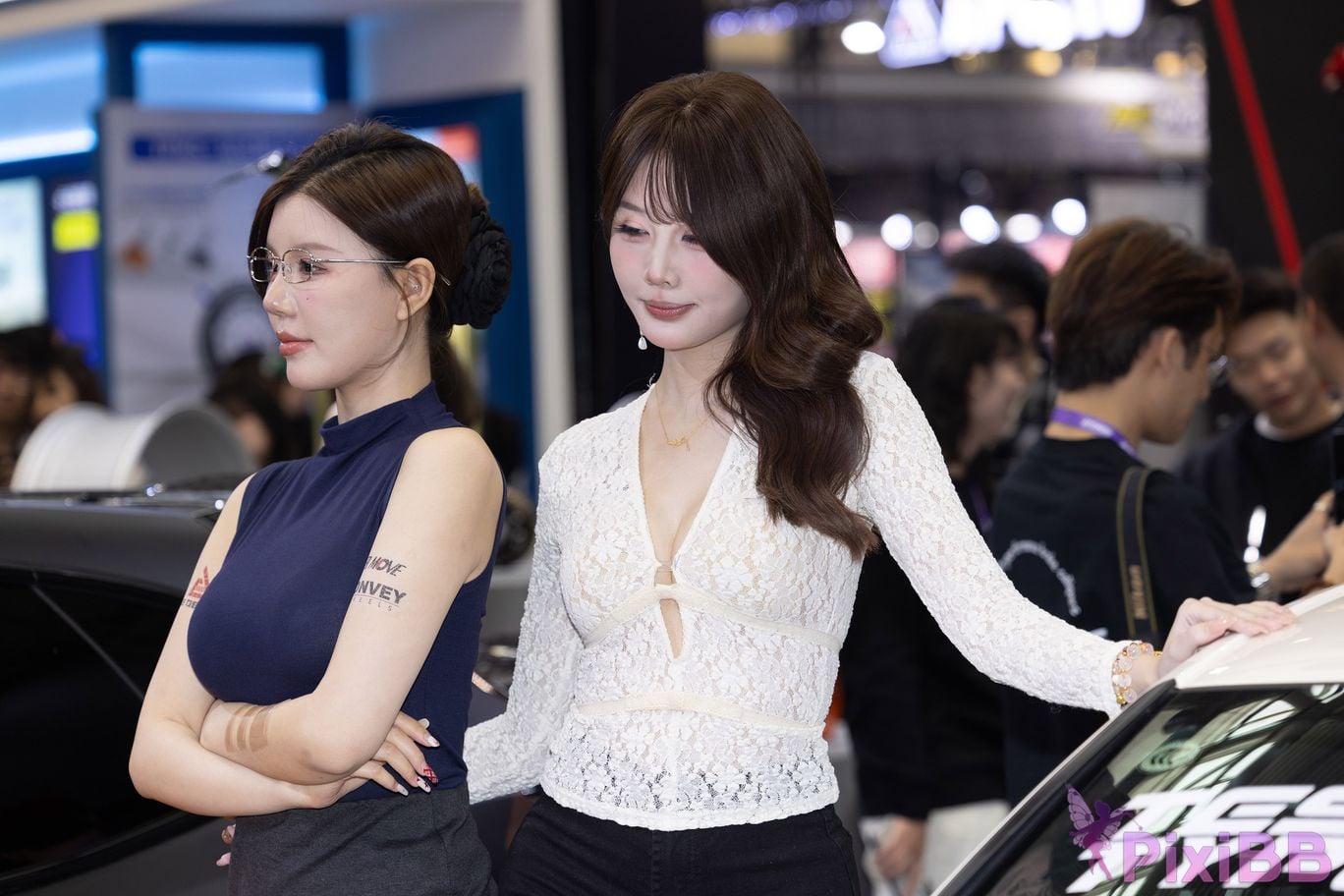 Featured Street Photography Works No.5894 Internet celebrity car models Xiao Sijia and Bingbing PixiBB.COM 077