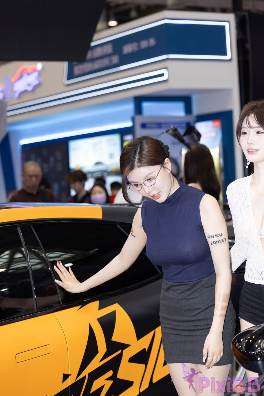 Featured Street Photography Works No.5894 Internet celebrity car models Xiao Sijia and Bingbing PixiBB.COM 083