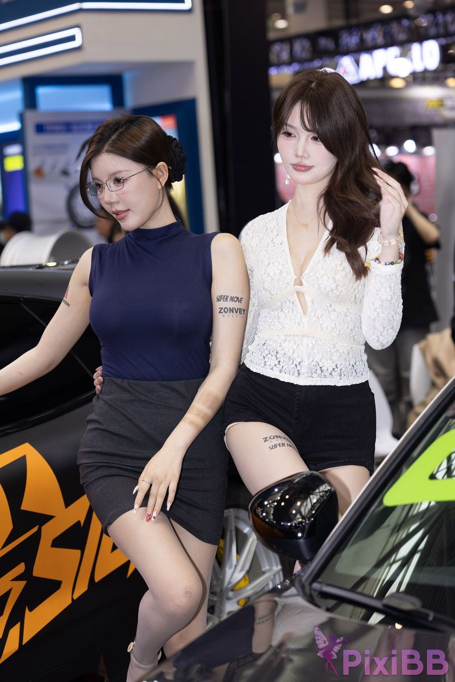 Featured Street Photography Works No.5894 Internet celebrity car models Xiao Sijia and Bingbing PixiBB.COM 092