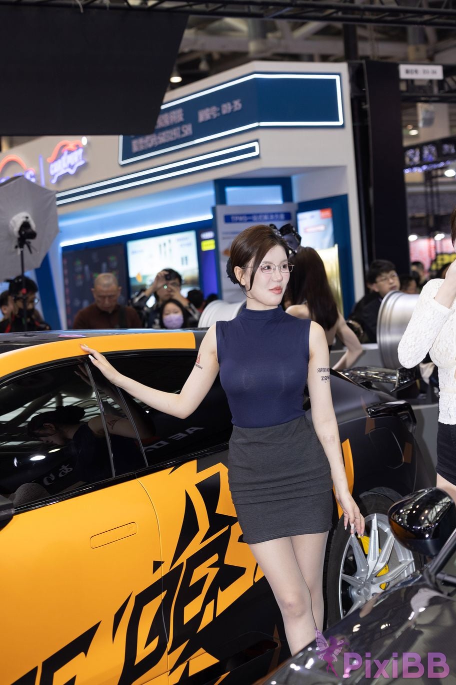 Featured Street Photography Works No.5894 Internet celebrity car models Xiao Sijia and Bingbing PixiBB.COM 095
