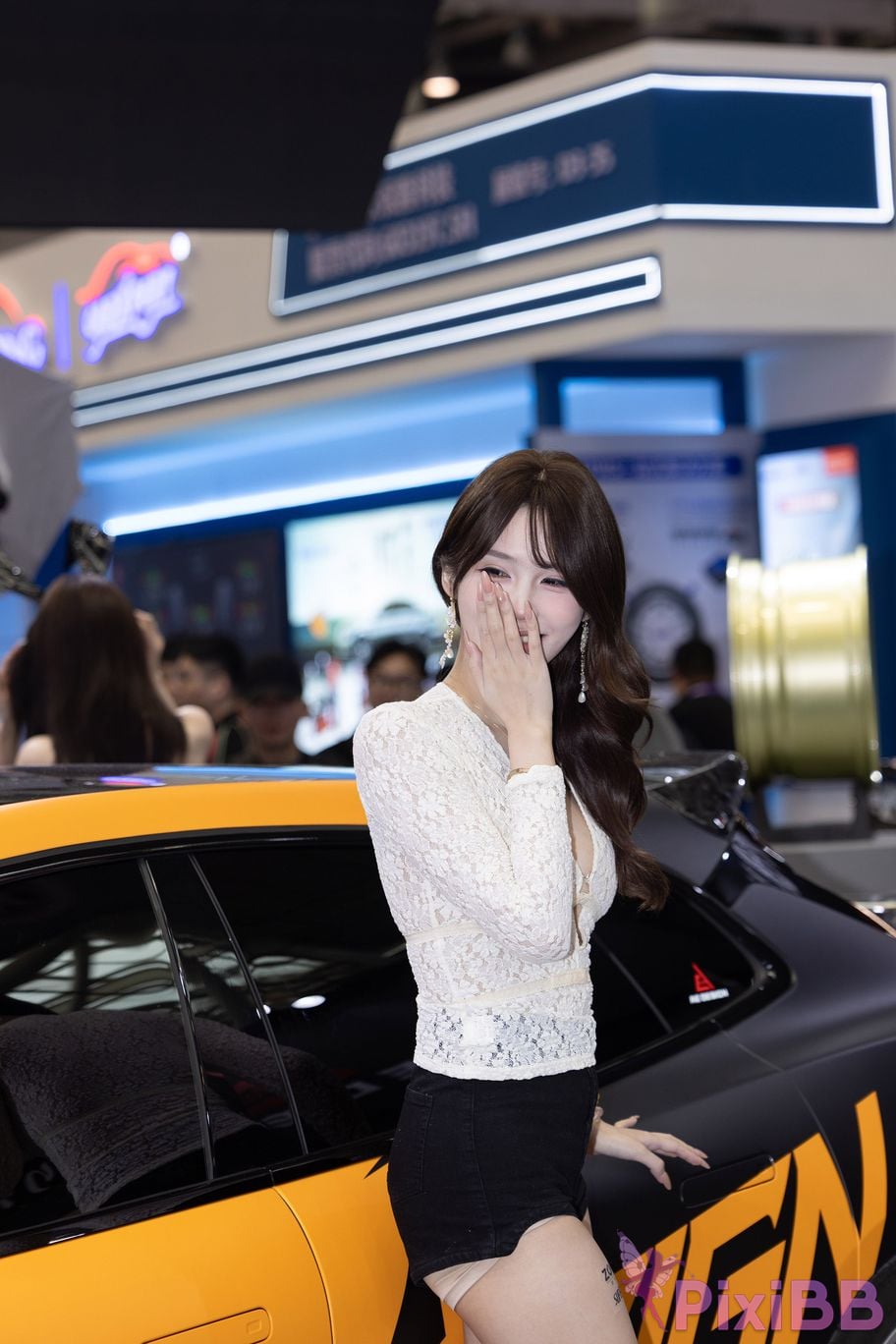 Featured Street Photography Works No.5894 Internet celebrity car models Xiao Sijia and Bingbing PixiBB.COM 097