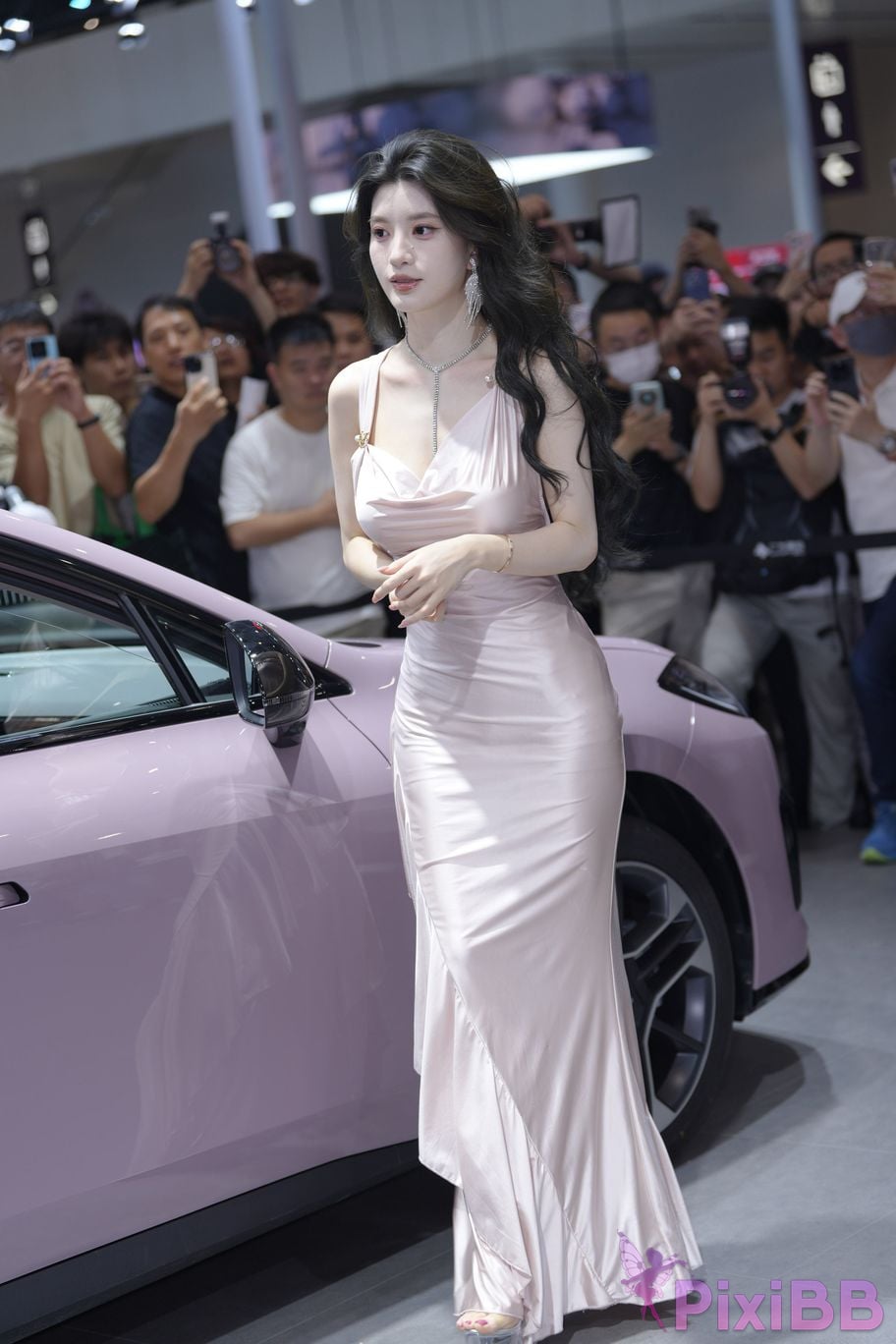 Featured Street Photography Works No.5895 car show long skirt BB Sauce PixiBB.COM 046