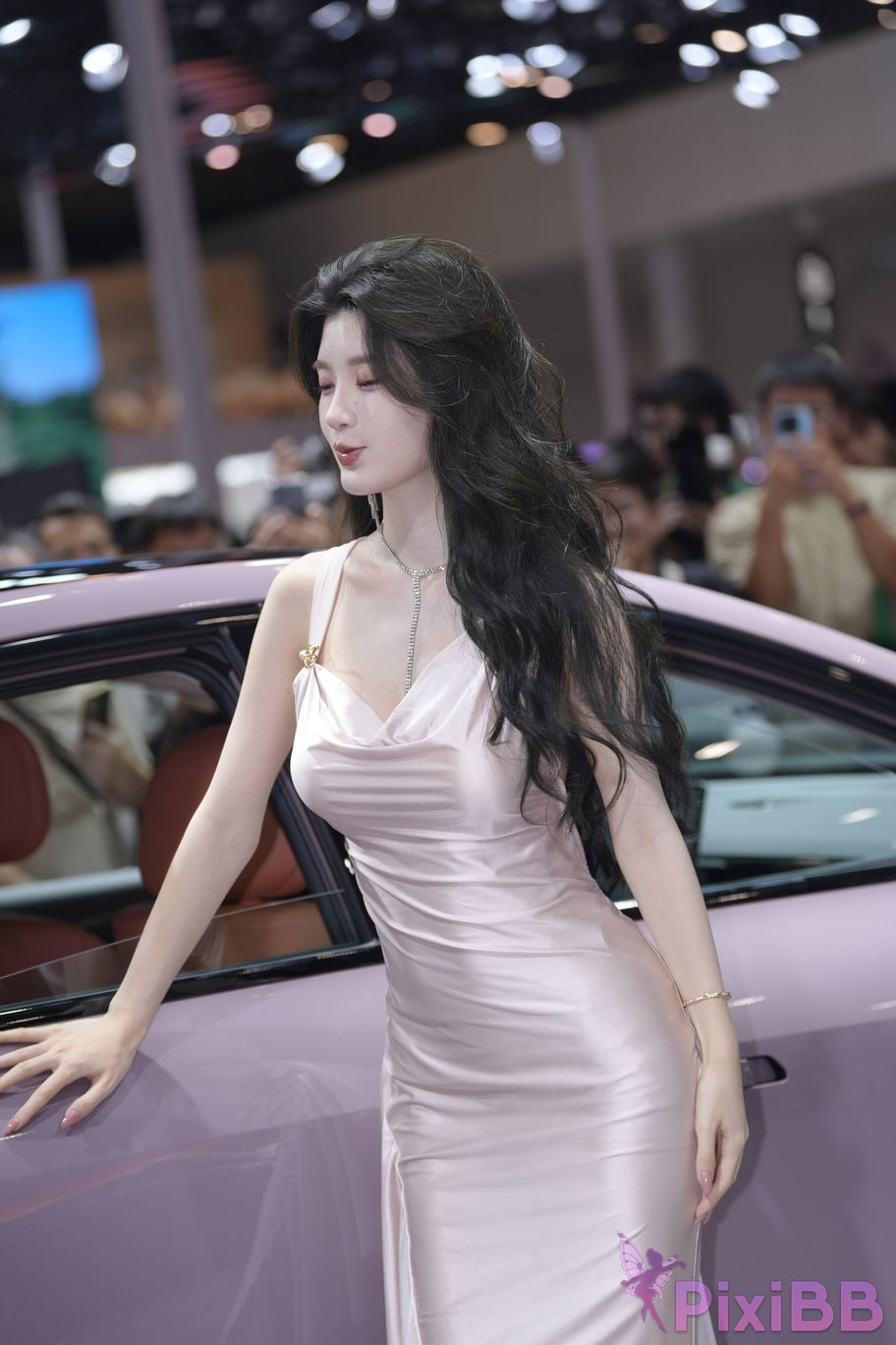 Featured Street Photography Works No.5895 car show long skirt BB Sauce PixiBB.COM 054