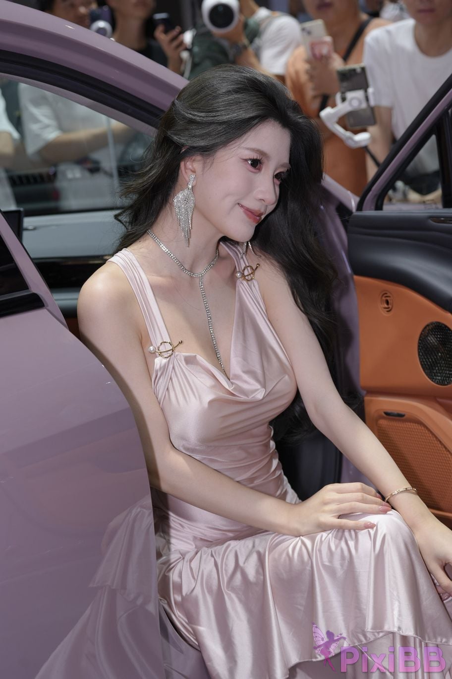 Featured Street Photography Works No.5895 car show long skirt BB Sauce PixiBB.COM 152