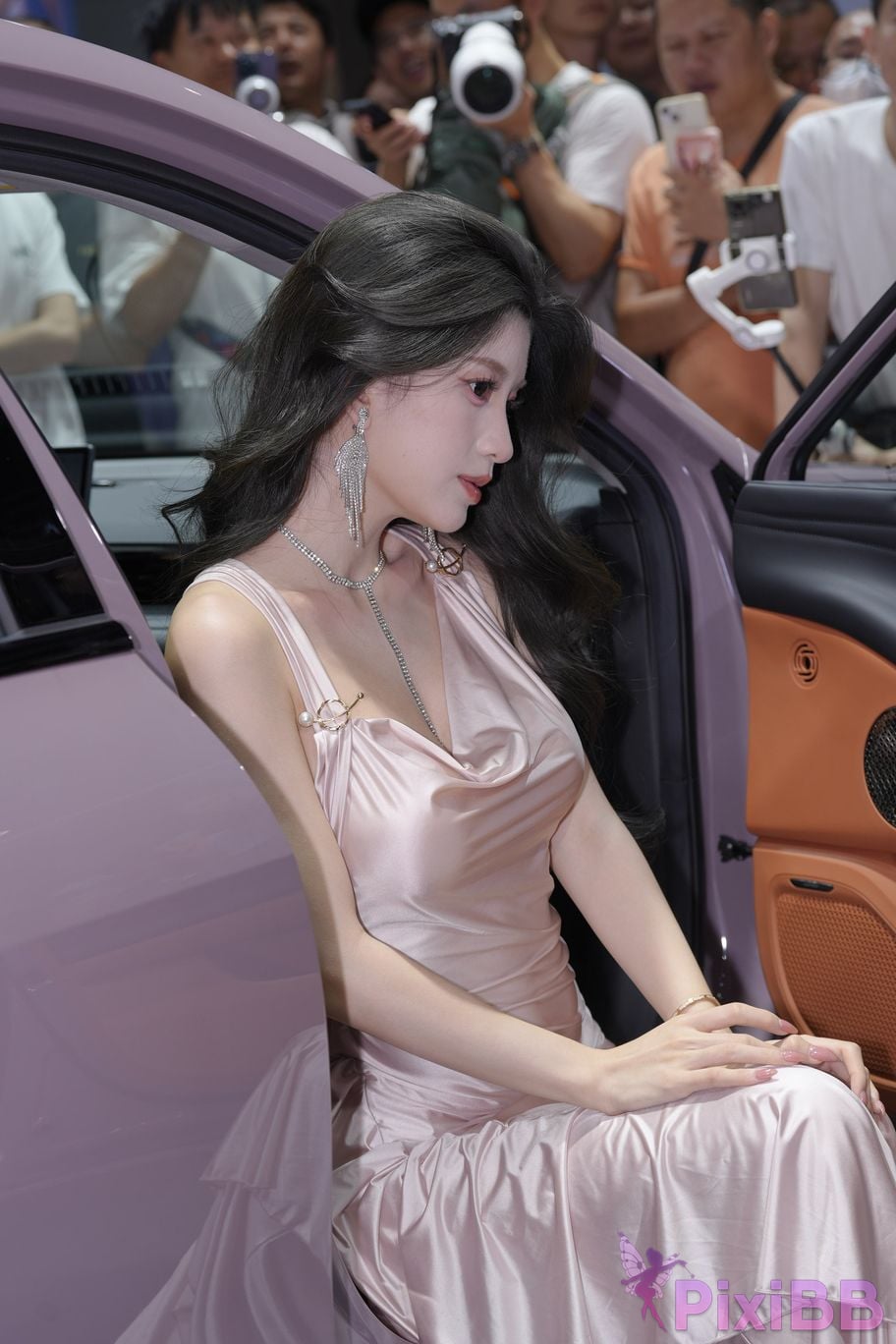 Featured Street Photography Works No.5895 car show long skirt BB Sauce PixiBB.COM 154