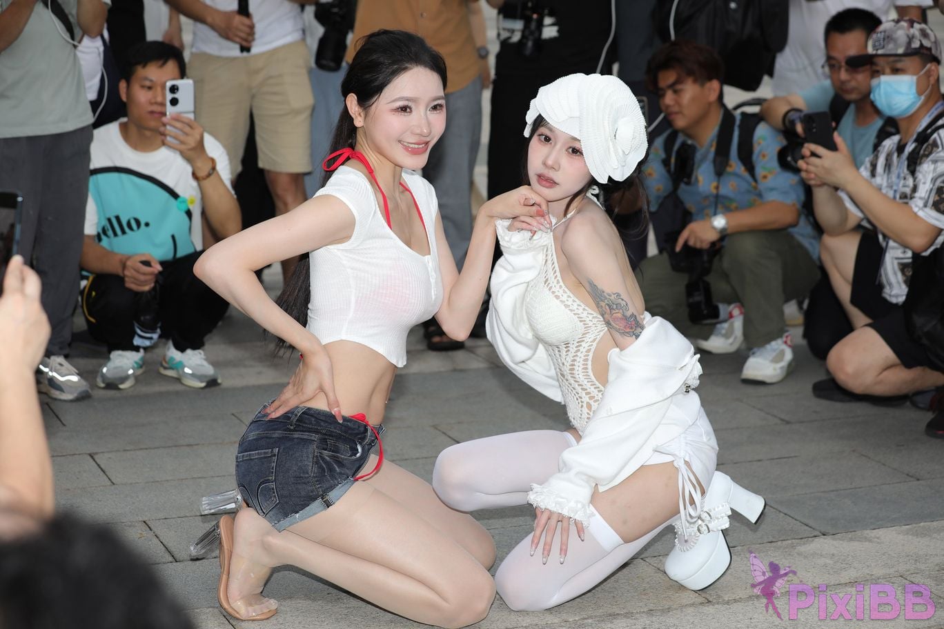 Featured Street Photography Works No.5899 Xiaojuns silk hot pants showing off her navel PixiBB.COM 114
