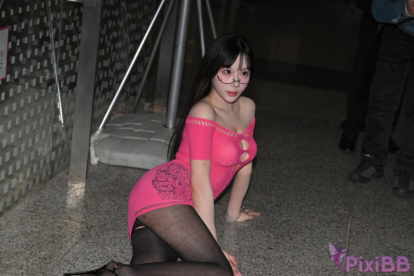 Featured Street Photography Works No.5900 Jingyao sexy slit black stockings PixiBB.COM 081