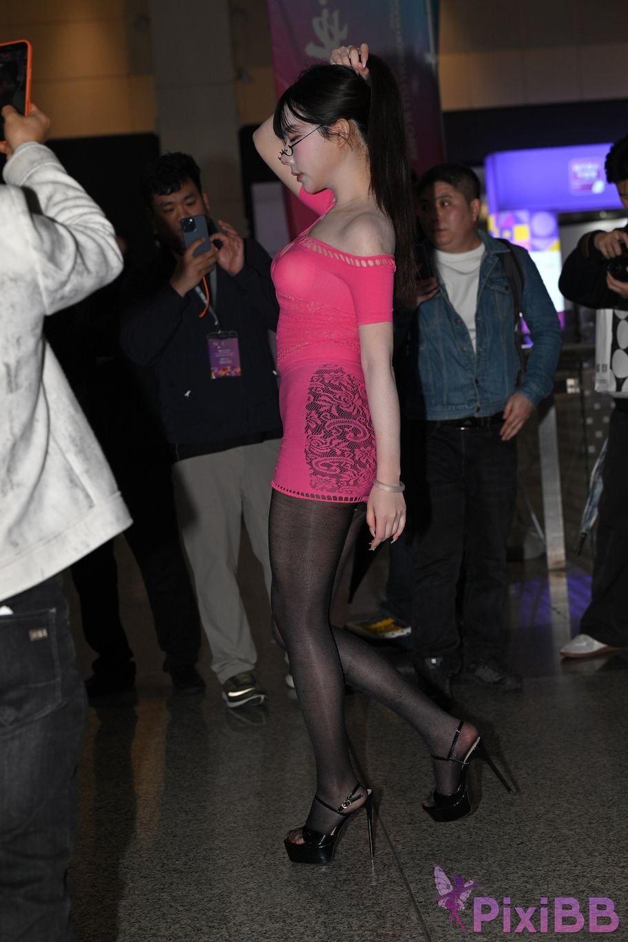 Featured Street Photography Works No.5900 Jingyao sexy slit black stockings PixiBB.COM 099