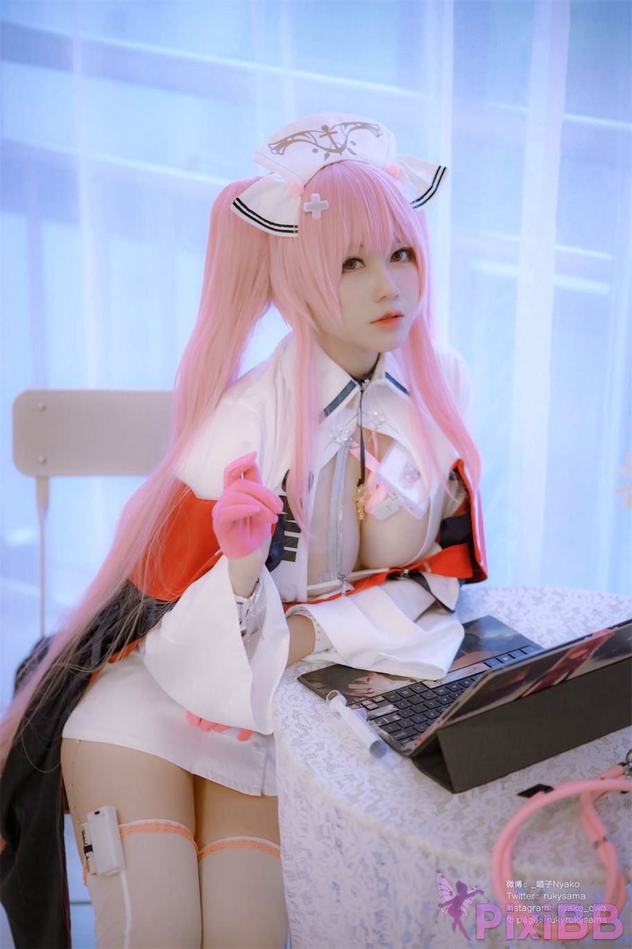 Coser Nyako PixiBB.COM 011