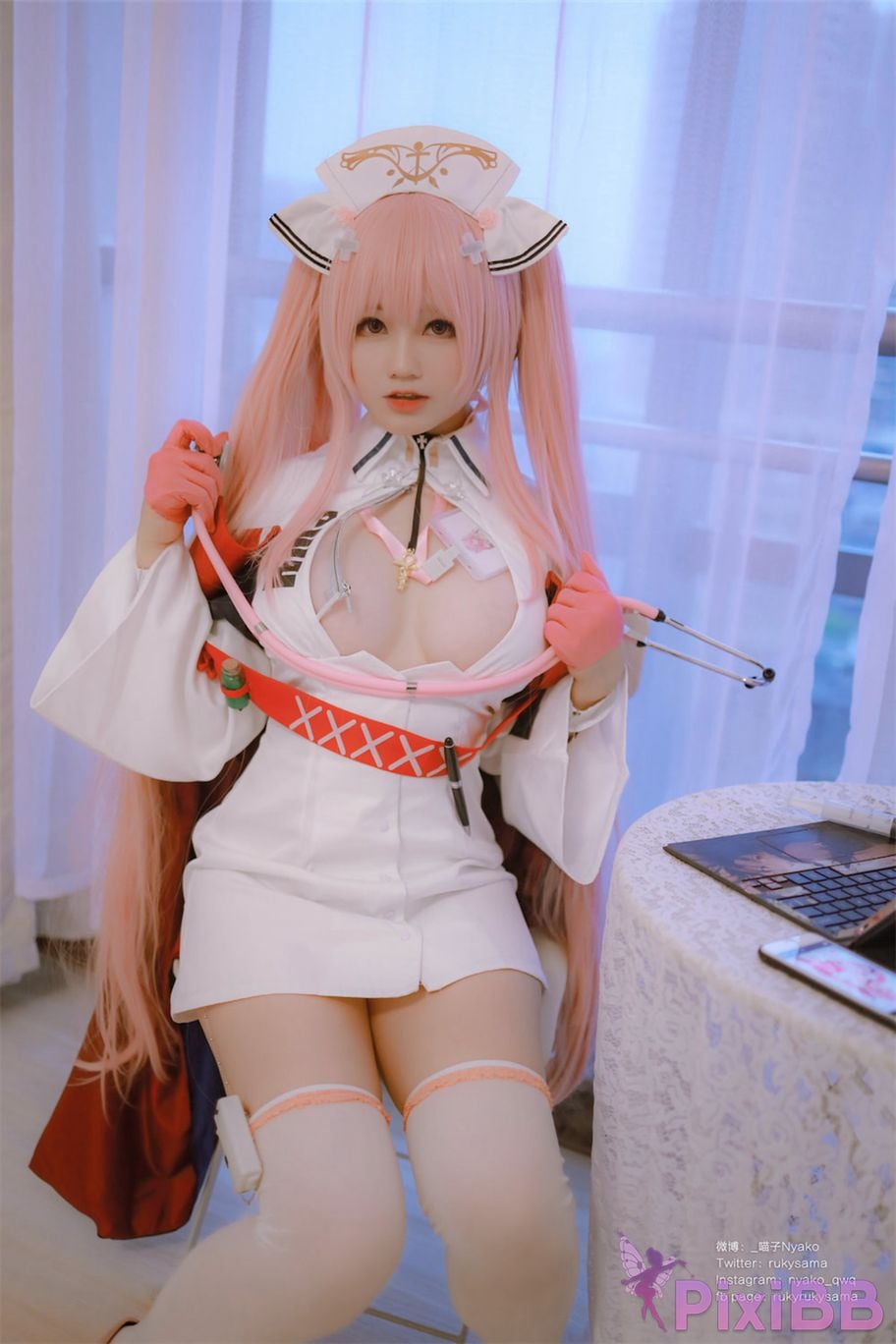 Coser Nyako PixiBB.COM 035