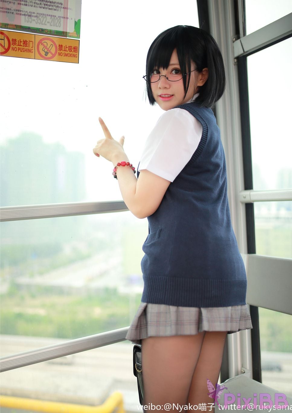 Coser Nyako PixiBB.COM 042