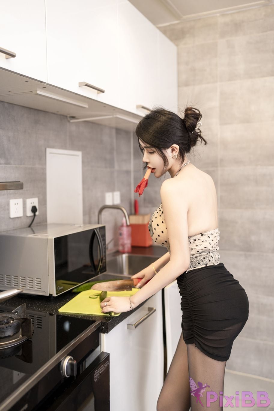 No watermark for in app purchases Li Ruoxi XIUREN model kitchen maid PixiBB.COM 012