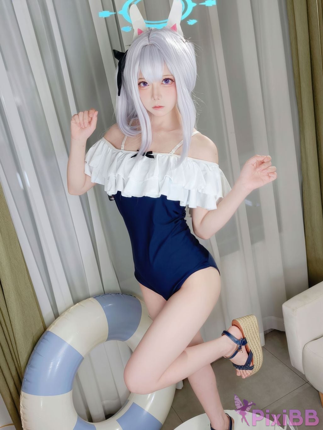 Cosplayer Son miko Blue Archive Yuexue Gongzi swimsuit PixiBB.COM 002