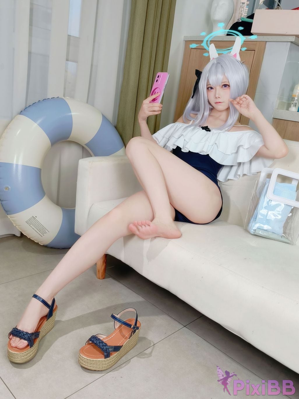 Cosplayer Son miko Blue Archive Yuexue Gongzi swimsuit PixiBB.COM 005
