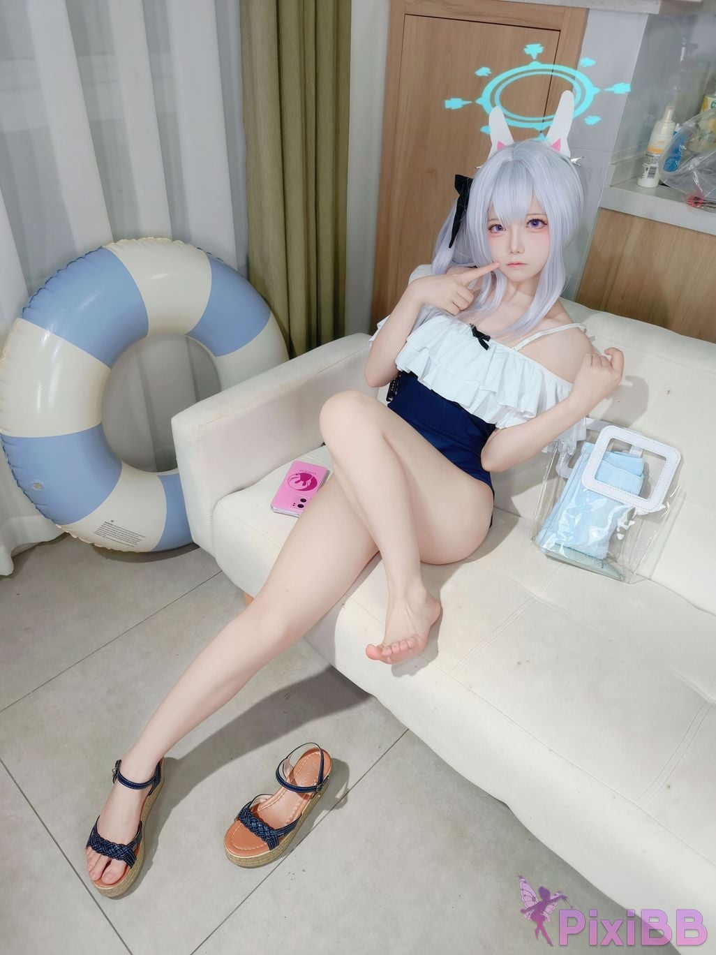 Cosplayer Son miko Blue Archive Yuexue Gongzi swimsuit PixiBB.COM 006