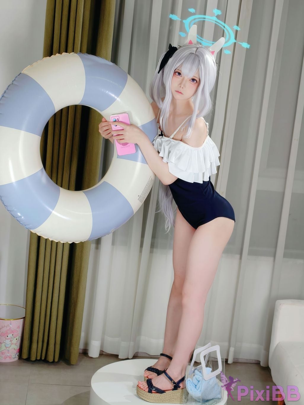 Cosplayer Son miko Blue Archive Yuexue Gongzi swimsuit PixiBB.COM 008