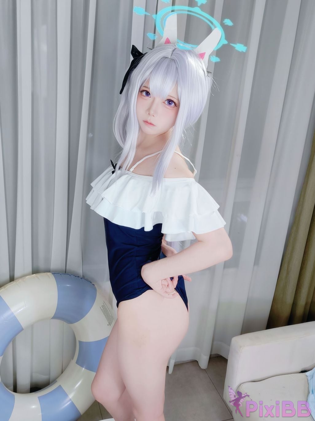 Cosplayer Son miko Blue Archive Yuexue Gongzi swimsuit PixiBB.COM 011