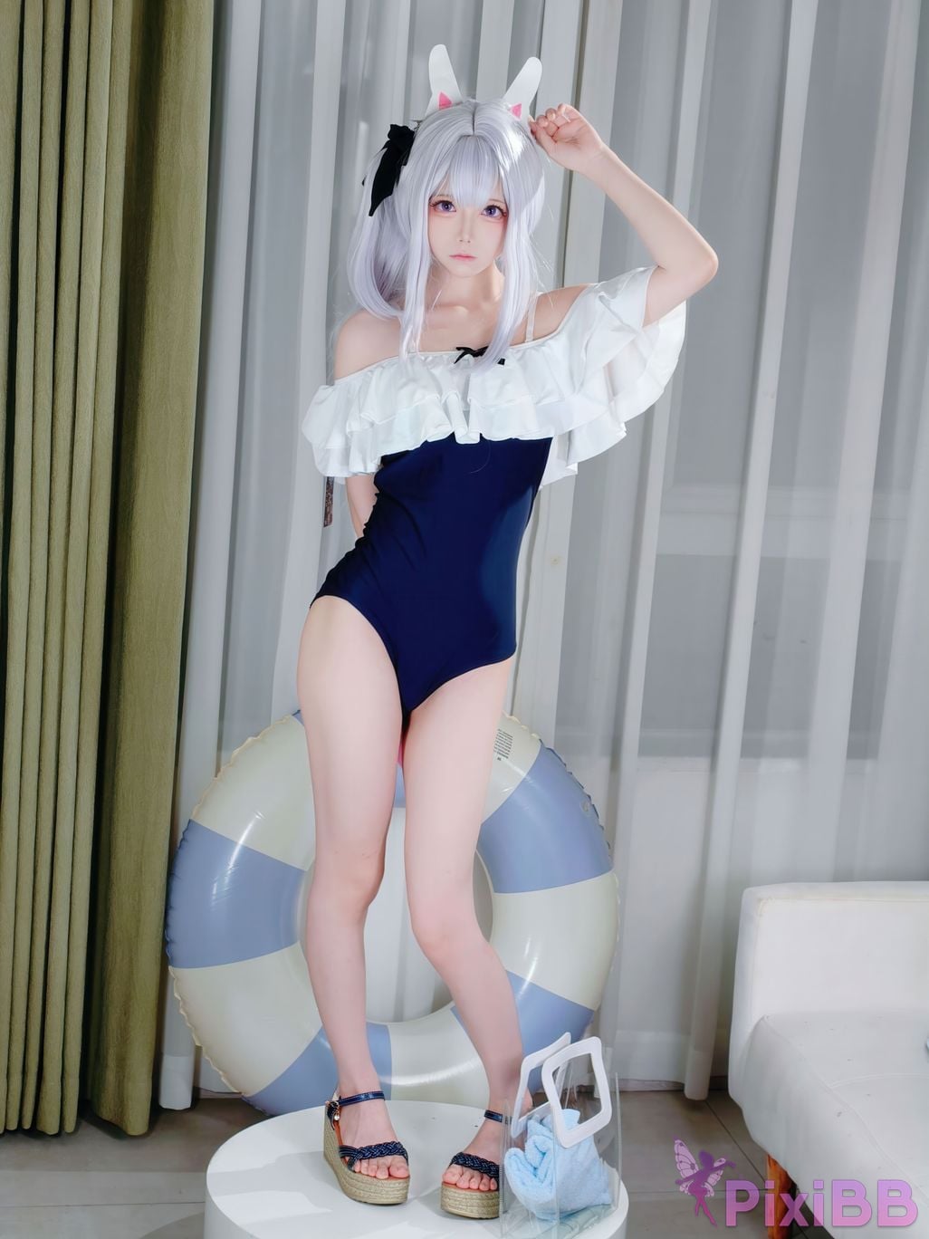 Cosplayer Son miko Blue Archive Yuexue Gongzi swimsuit PixiBB.COM 016