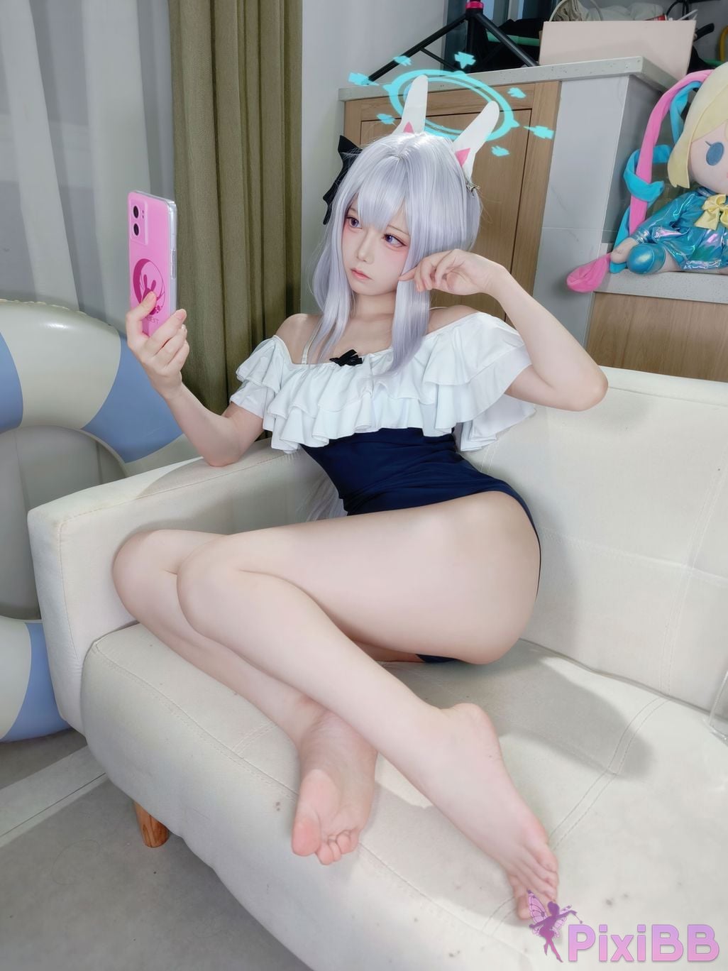 Cosplayer Son miko Blue Archive Yuexue Gongzi swimsuit PixiBB.COM 033