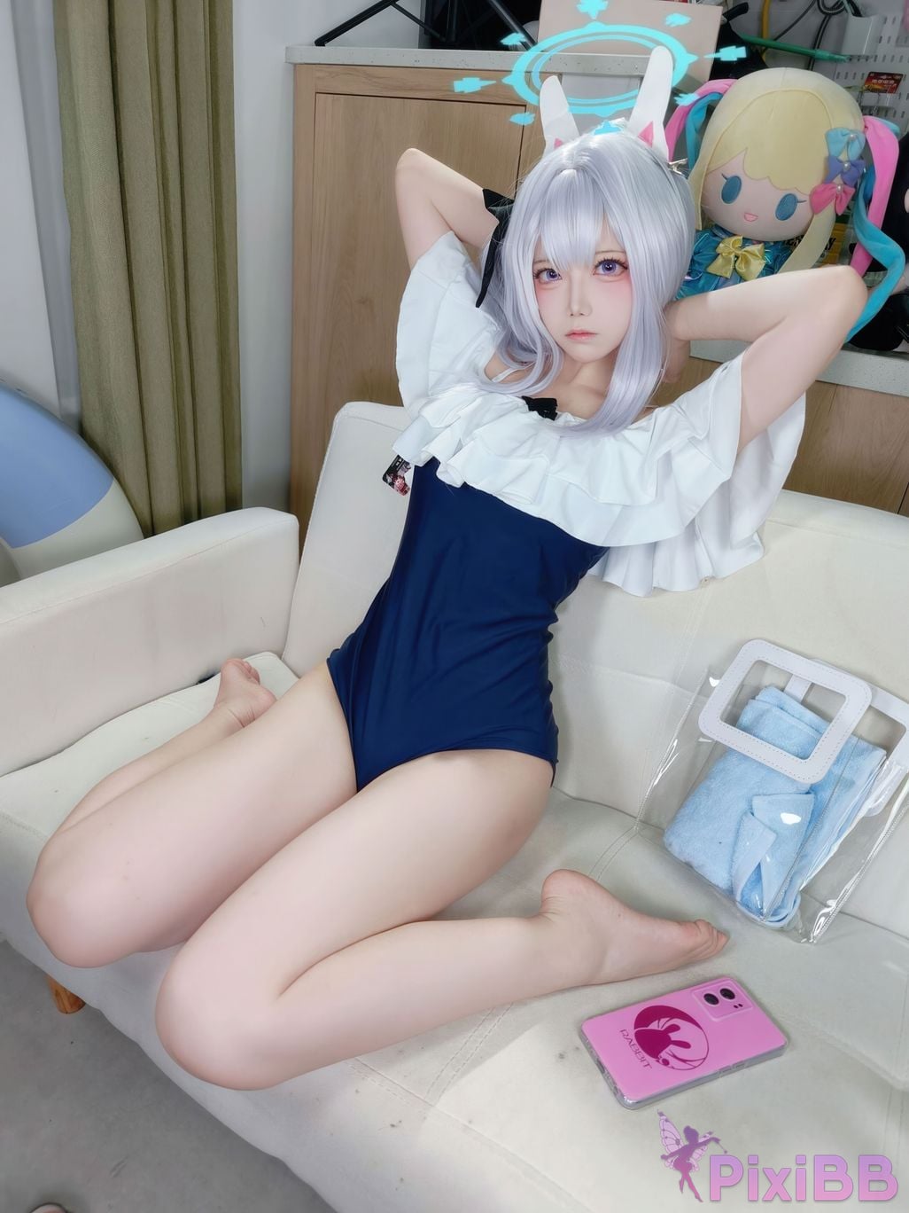 Cosplayer Son miko Blue Archive Yuexue Gongzi swimsuit PixiBB.COM 034