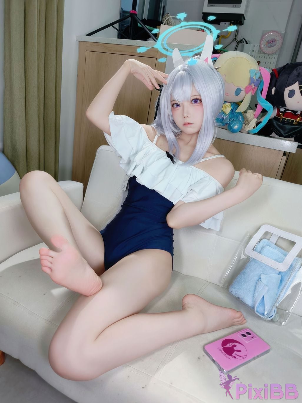 Cosplayer Son miko Blue Archive Yuexue Gongzi swimsuit PixiBB.COM 038