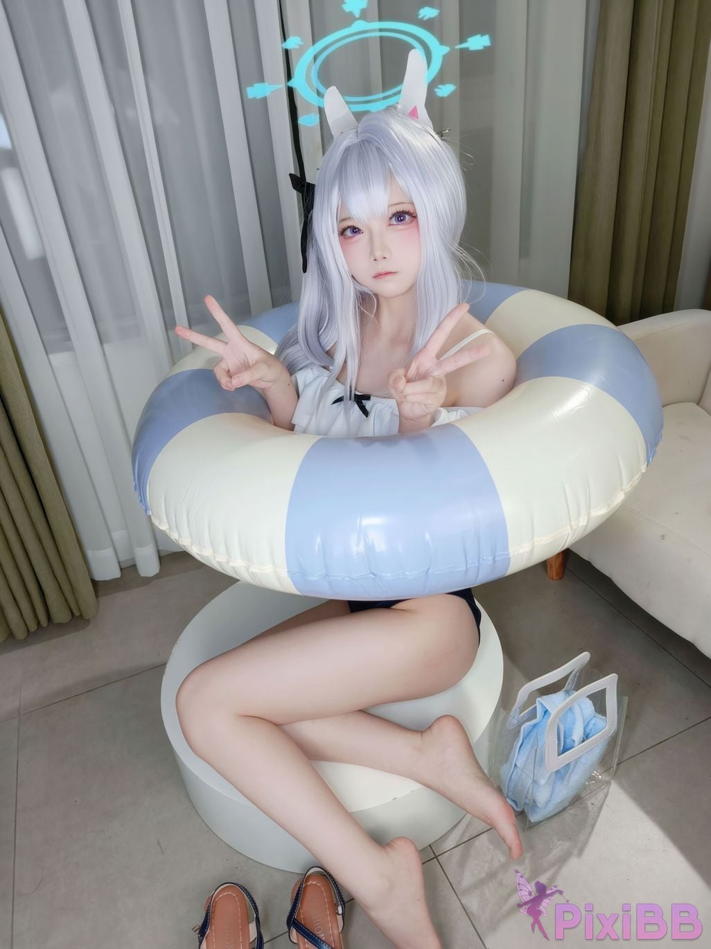Cosplayer Son miko Blue Archive Yuexue Gongzi swimsuit PixiBB.COM 041