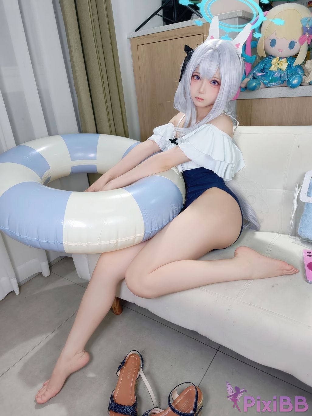 Cosplayer Son miko Blue Archive Yuexue Gongzi swimsuit PixiBB.COM 058