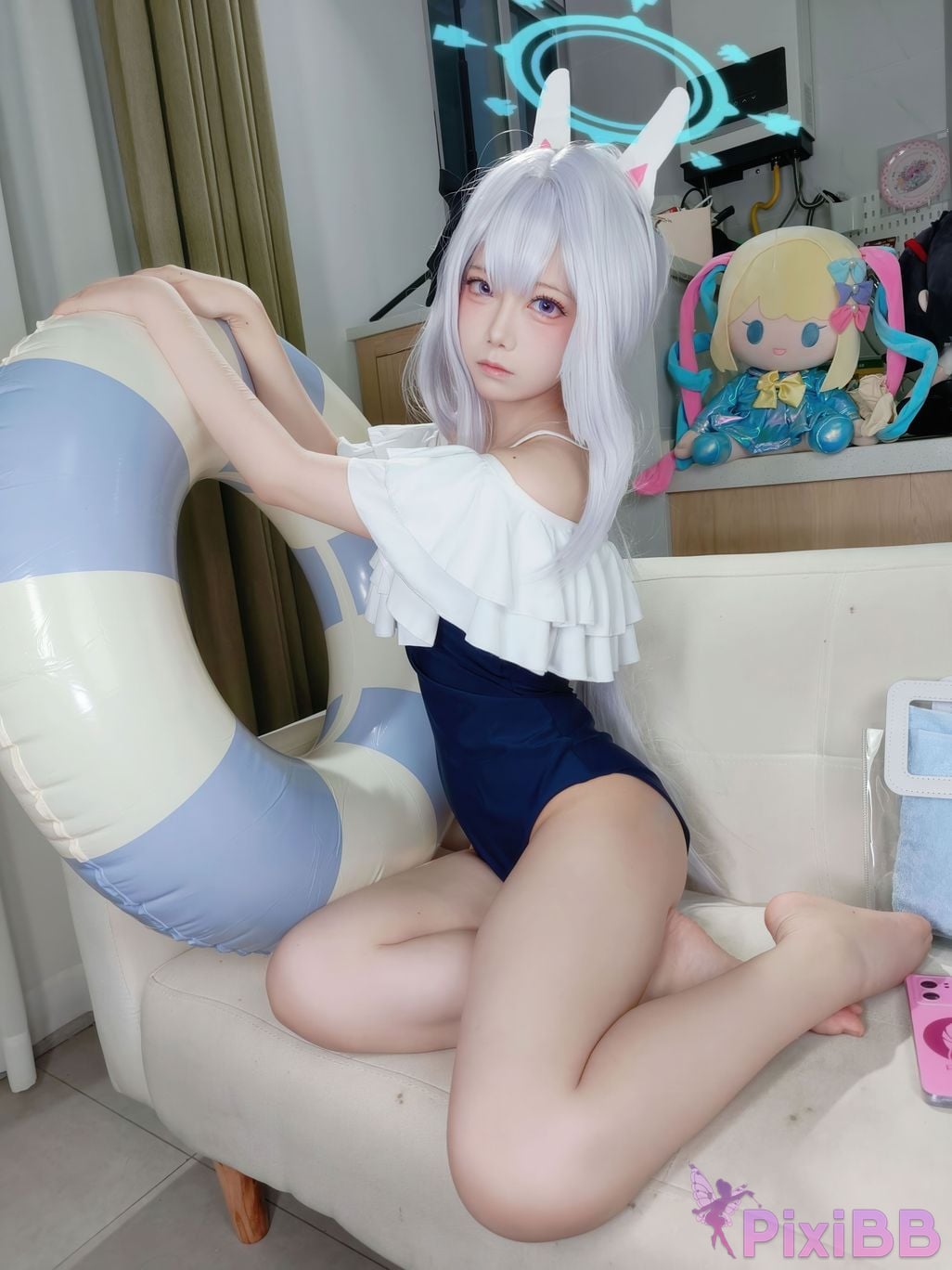 Cosplayer Son miko Blue Archive Yuexue Gongzi swimsuit PixiBB.COM 061