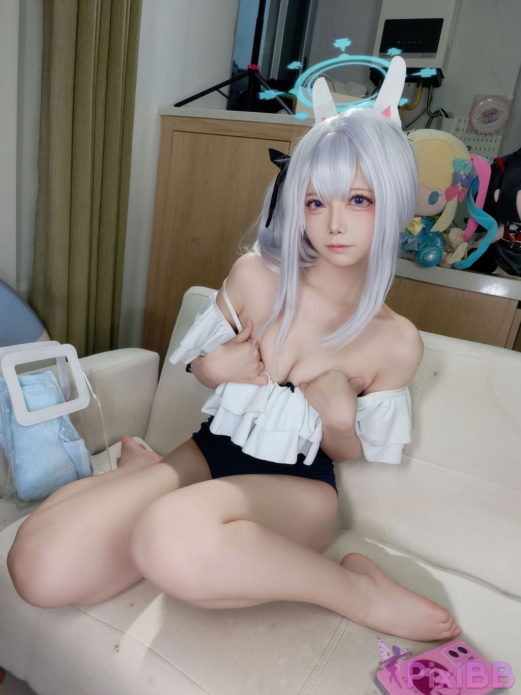 Cosplayer Son miko Blue Archive Yuexue Gongzi swimsuit PixiBB.COM 075