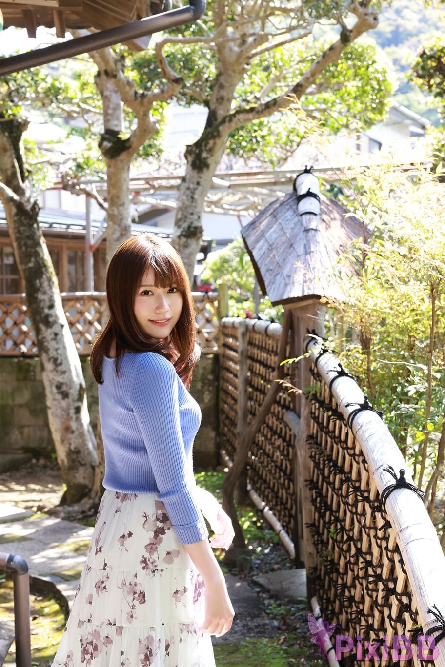Japanese Idol Yuka Kohinata FRIDAY digital photo book Wet and burning Vol.1 PixiBB.COM 005