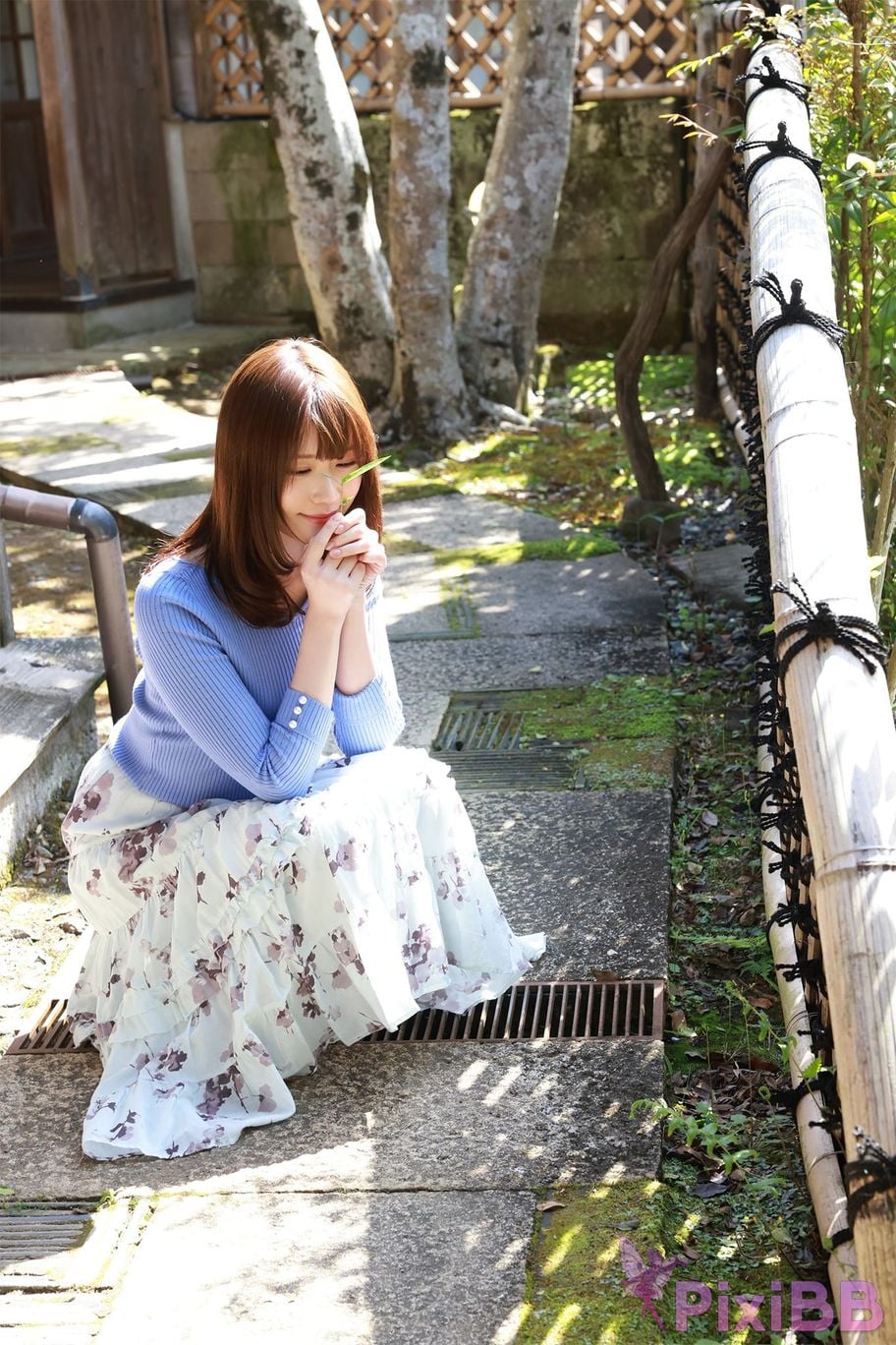 Japanese Idol Yuka Kohinata FRIDAY digital photo book Wet and burning Vol.1 PixiBB.COM 006
