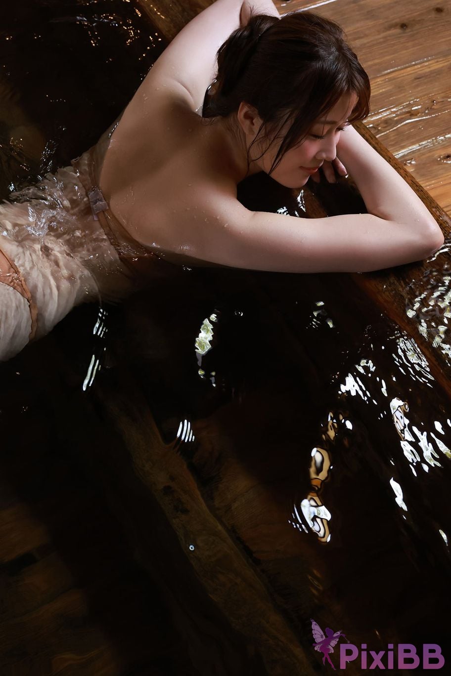 Japanese Idol Yuka Kohinata FRIDAY digital photo book Wet and burning Vol.1 PixiBB.COM 063