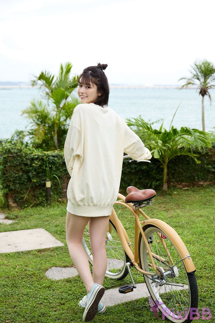 Japanese Idol Yuzuha Saeki Yanmaga Other YM 2023 issue 9 unreleased cut digital photo book PixiBB.COM 024