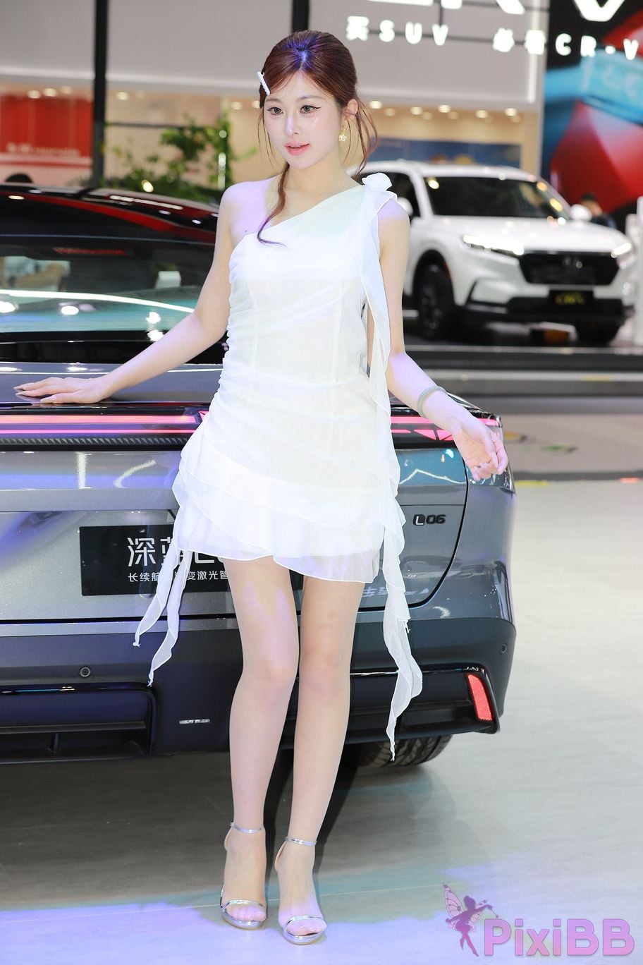 Featured Street Photography Works No.5907 Your Xiao Qiao silk silver high heels PixiBB.COM 070