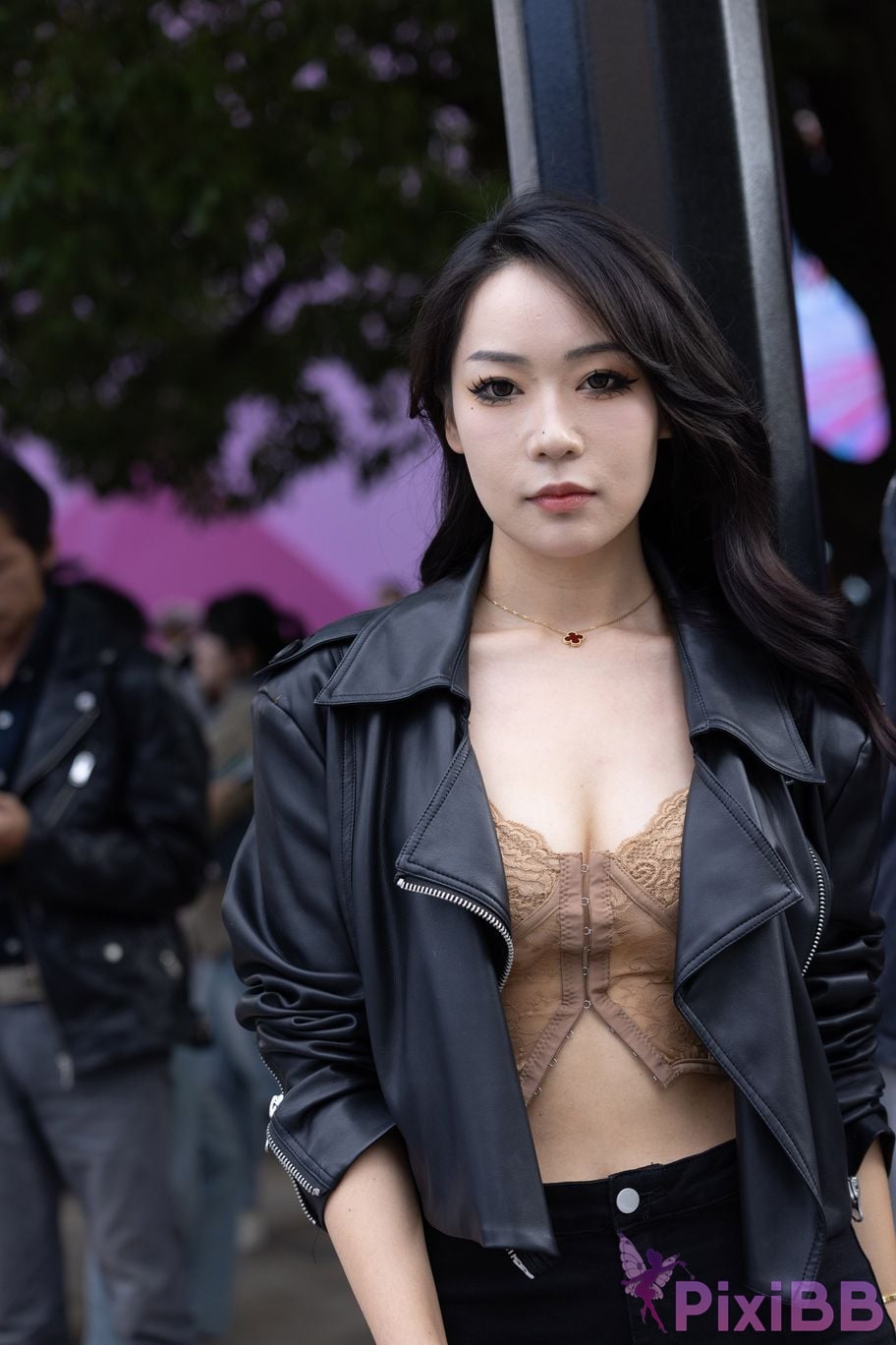 Featured Street Photography Works No.5910 The best lady with beautiful breasts PixiBB.COM 028