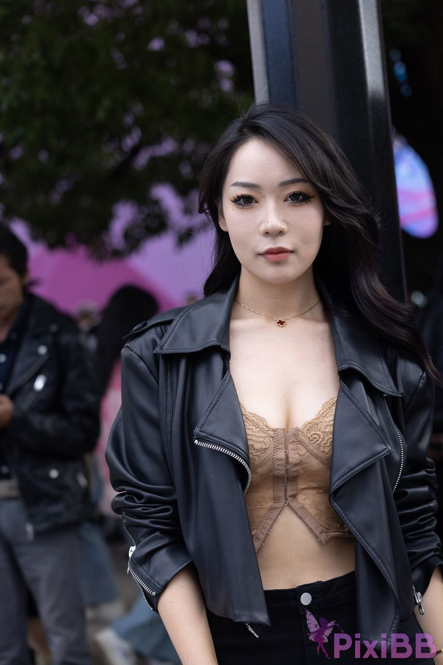 Featured Street Photography Works No.5910 The best lady with beautiful breasts PixiBB.COM 029