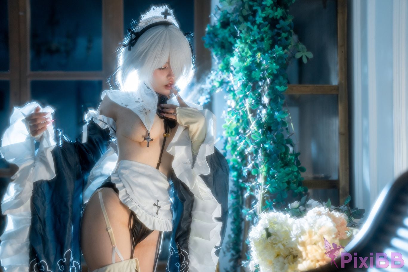 Cosplayer Iron hand calls the beast Small u maid 2b soft light PixiBB.COM 011
