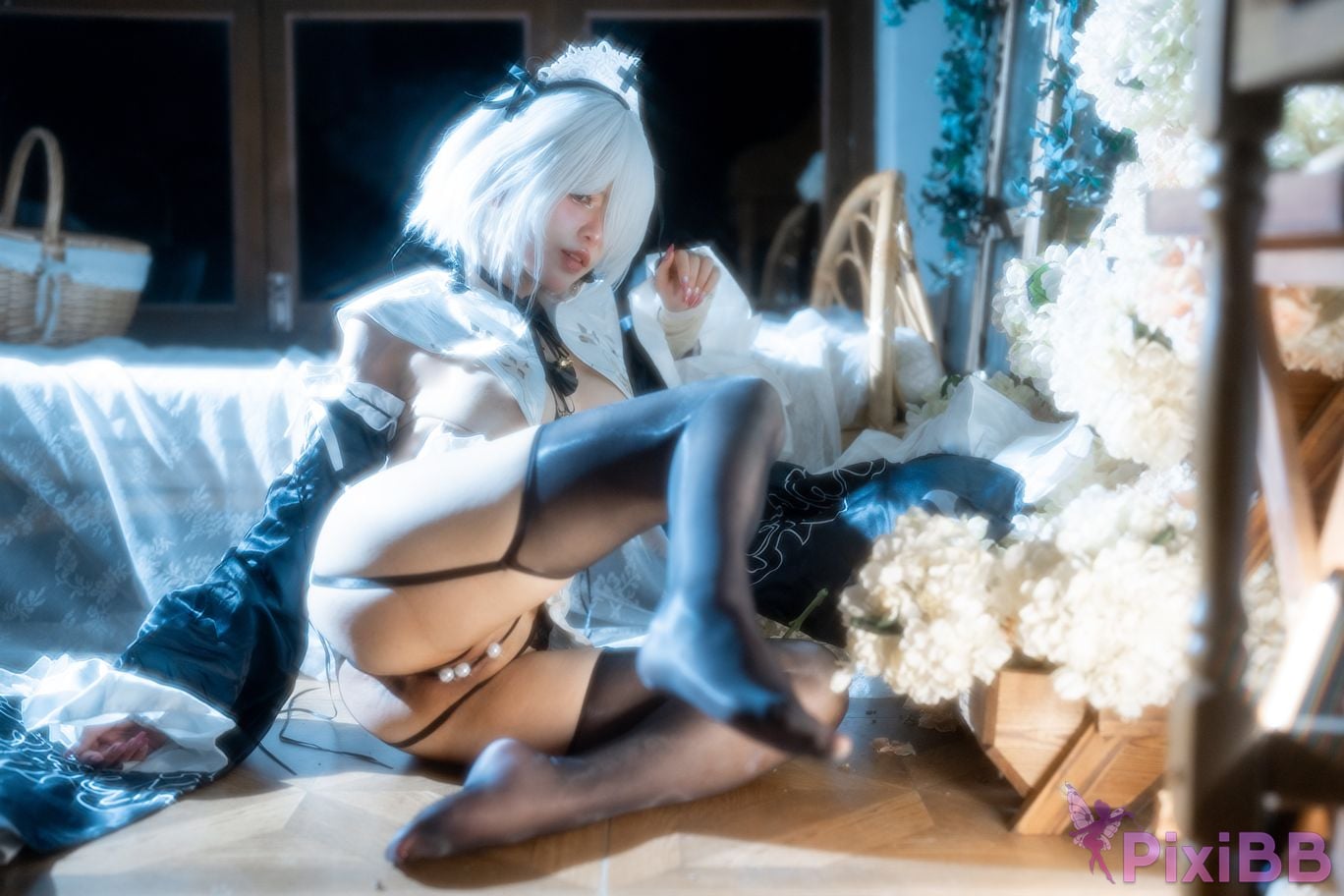 Cosplayer Iron hand calls the beast Small u maid 2b soft light PixiBB.COM 019