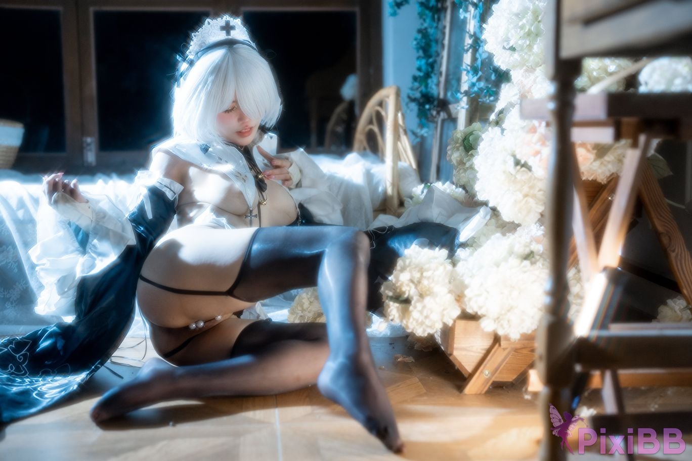 Cosplayer Iron hand calls the beast Small u maid 2b soft light PixiBB.COM 020