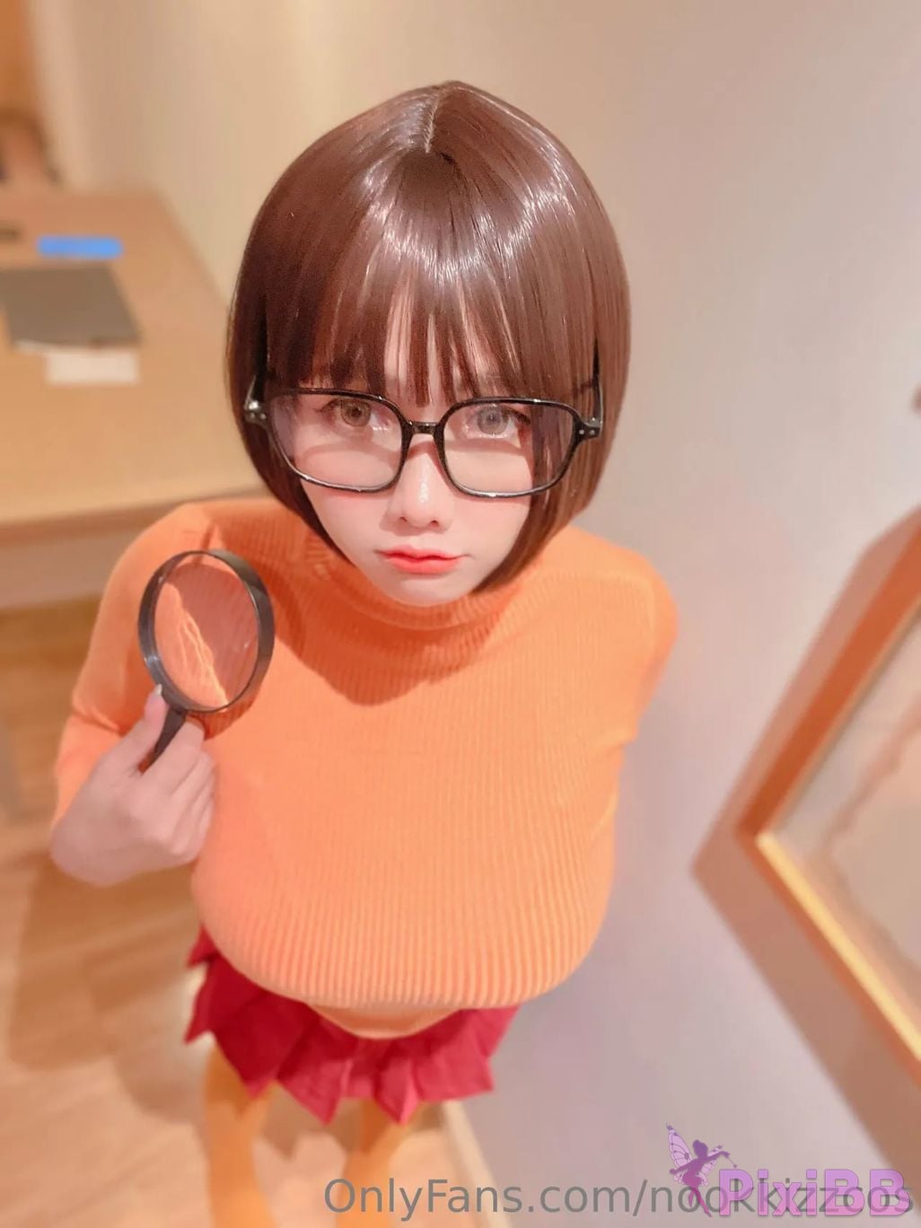 Cosplayer nookkizzcos Velma PixiBB.COM 003