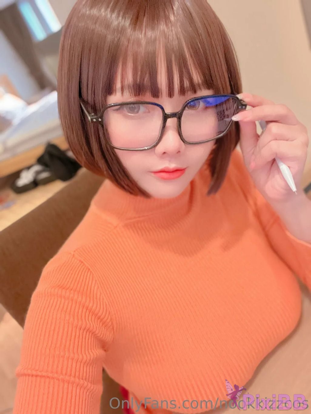 Cosplayer nookkizzcos Velma PixiBB.COM 005