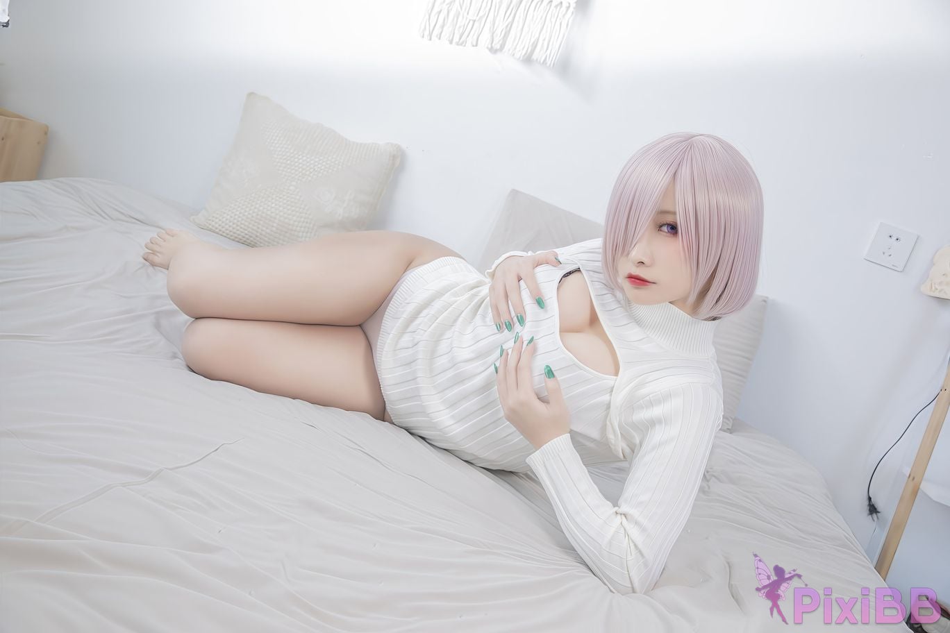 Cosplayer Luo Li LoLiSAMA Matthew Kyrelight open chest sweater PixiBB.COM 006