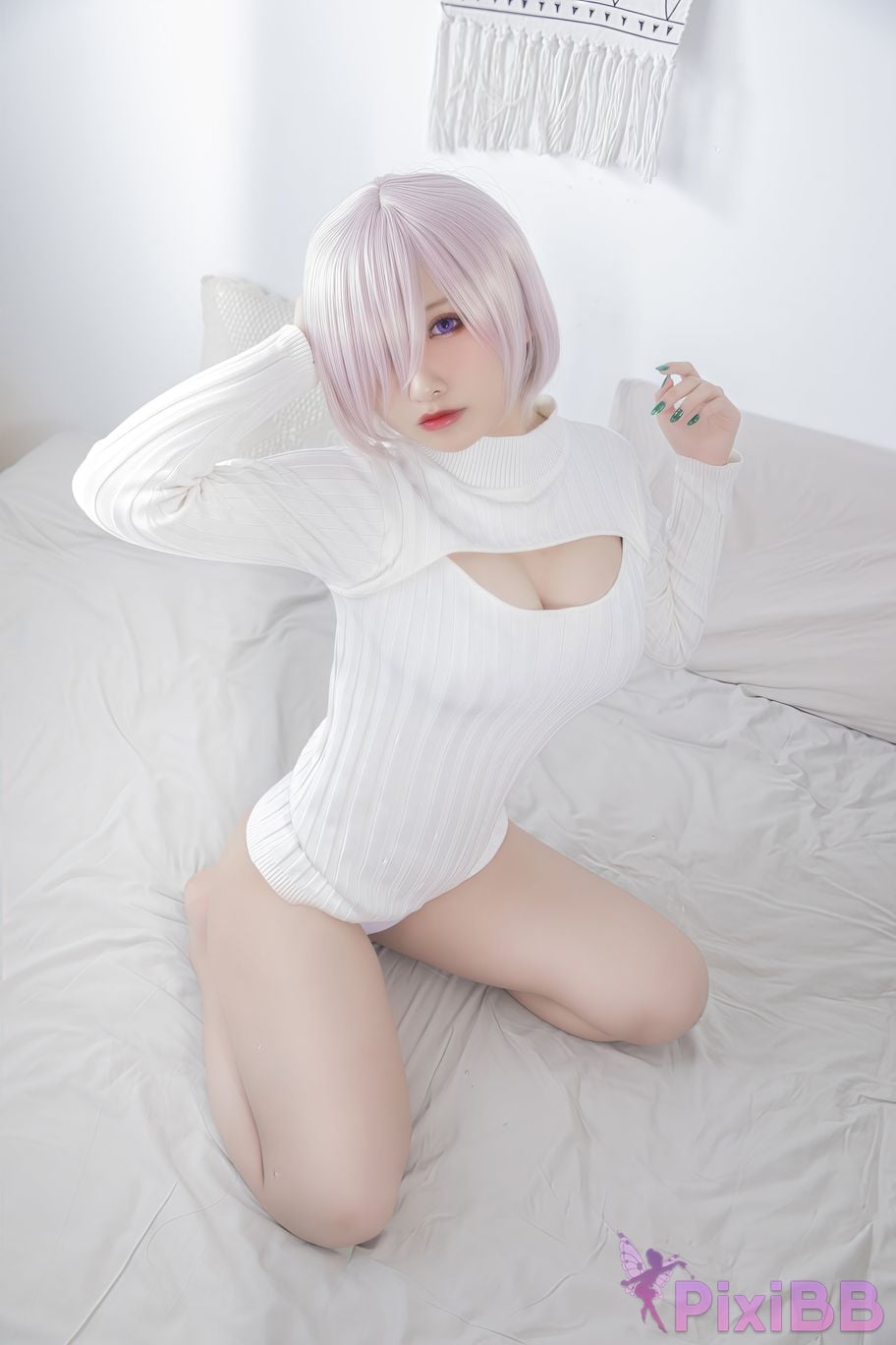 Cosplayer Luo Li LoLiSAMA Matthew Kyrelight open chest sweater PixiBB.COM 007