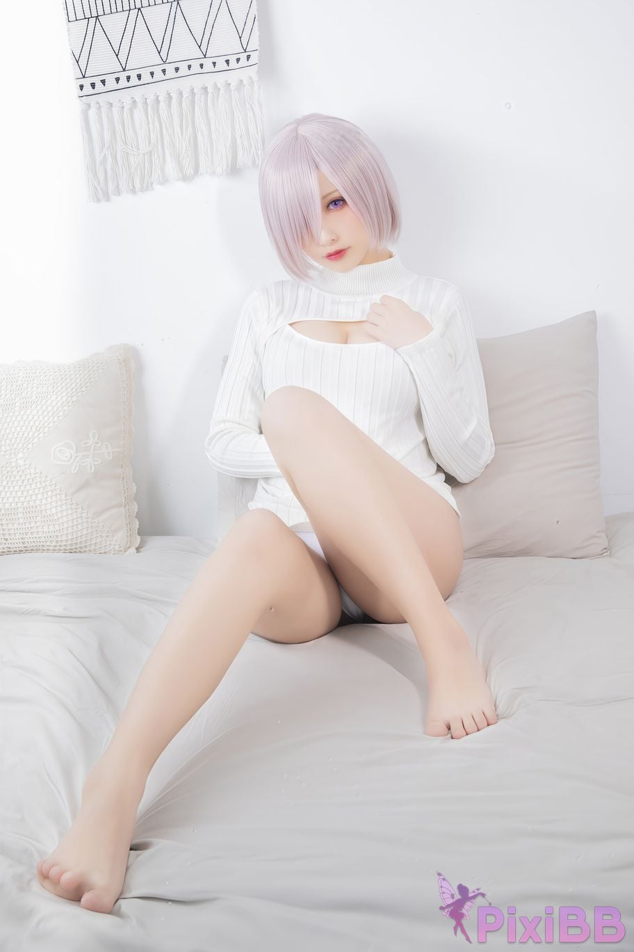 Cosplayer Luo Li LoLiSAMA Matthew Kyrelight open chest sweater PixiBB.COM 012