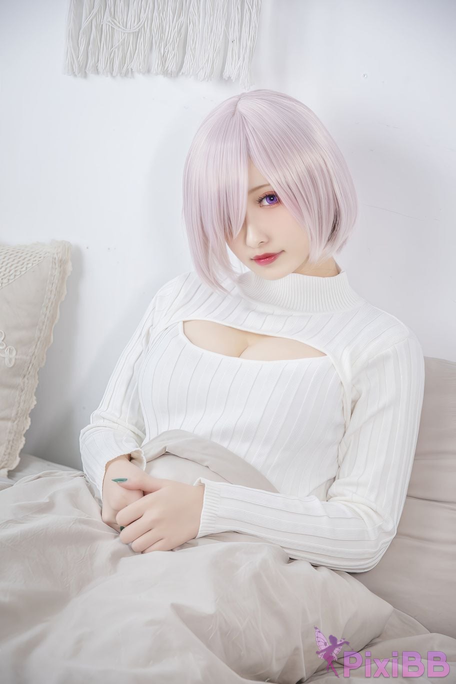 Cosplayer Luo Li LoLiSAMA Matthew Kyrelight open chest sweater PixiBB.COM 019