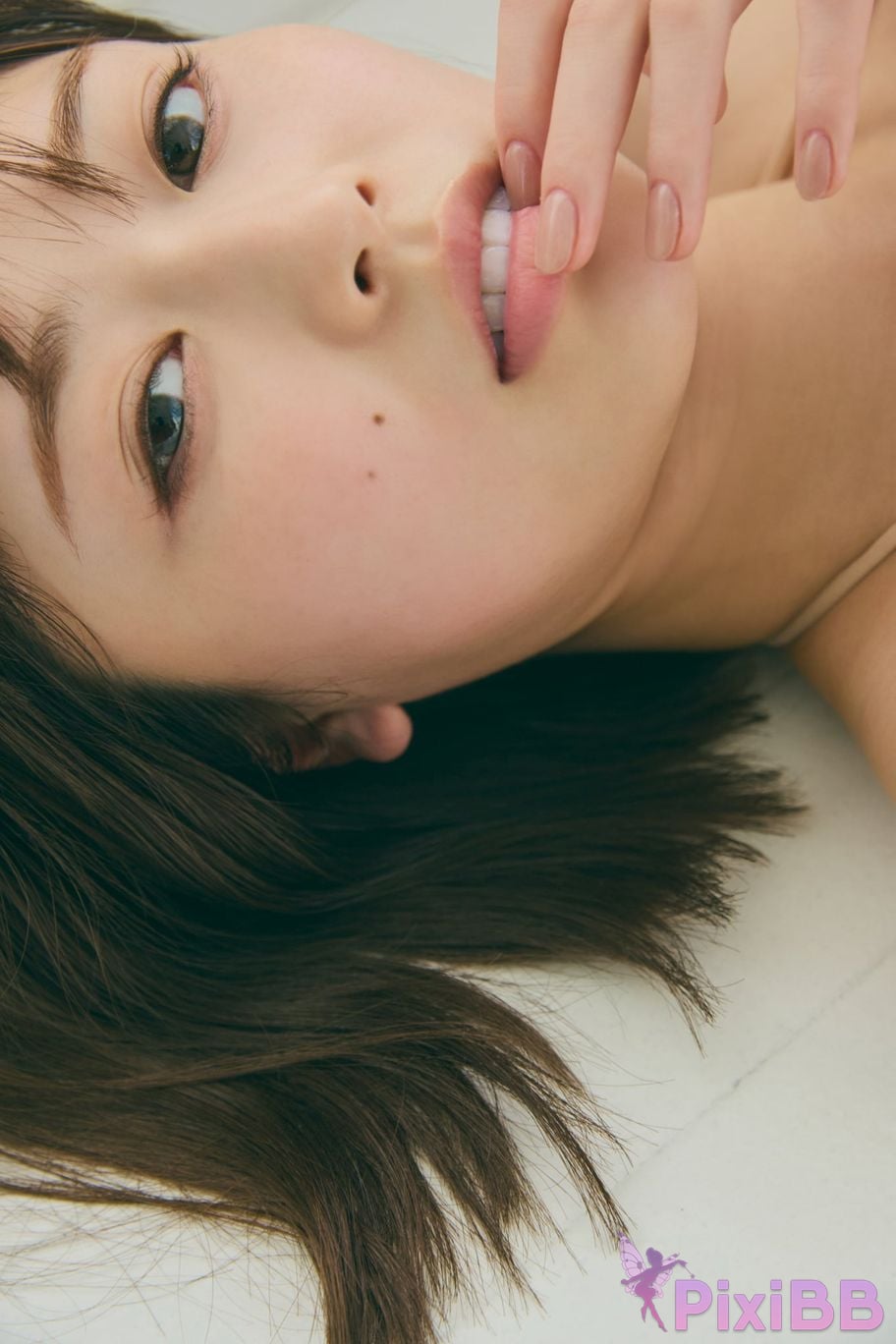 Japanese Idol Yuzuha Saeki FRIDAY digital photo book midday girlfriend PixiBB.COM 037