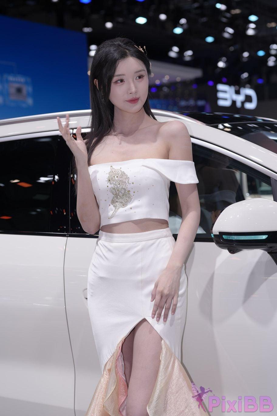 Featured Street Photography Works No.5926 BYD Booth car model PixiBB.COM 021