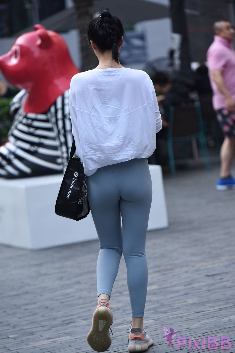 Featured Street Photography Works No.5929 Blue tights with pert buttocks PixiBB.COM 042