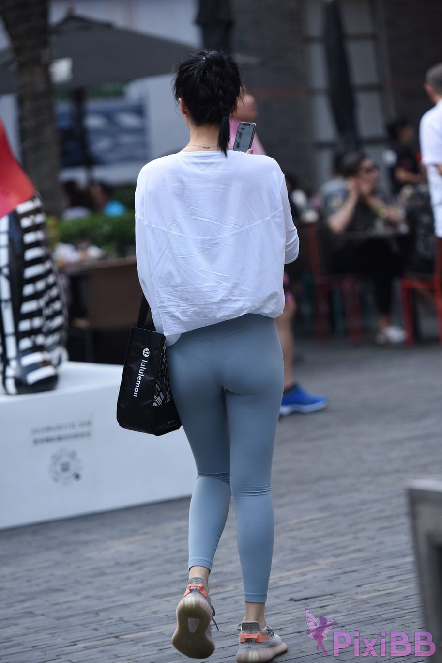 Featured Street Photography Works No.5929 Blue tights with pert buttocks PixiBB.COM 044