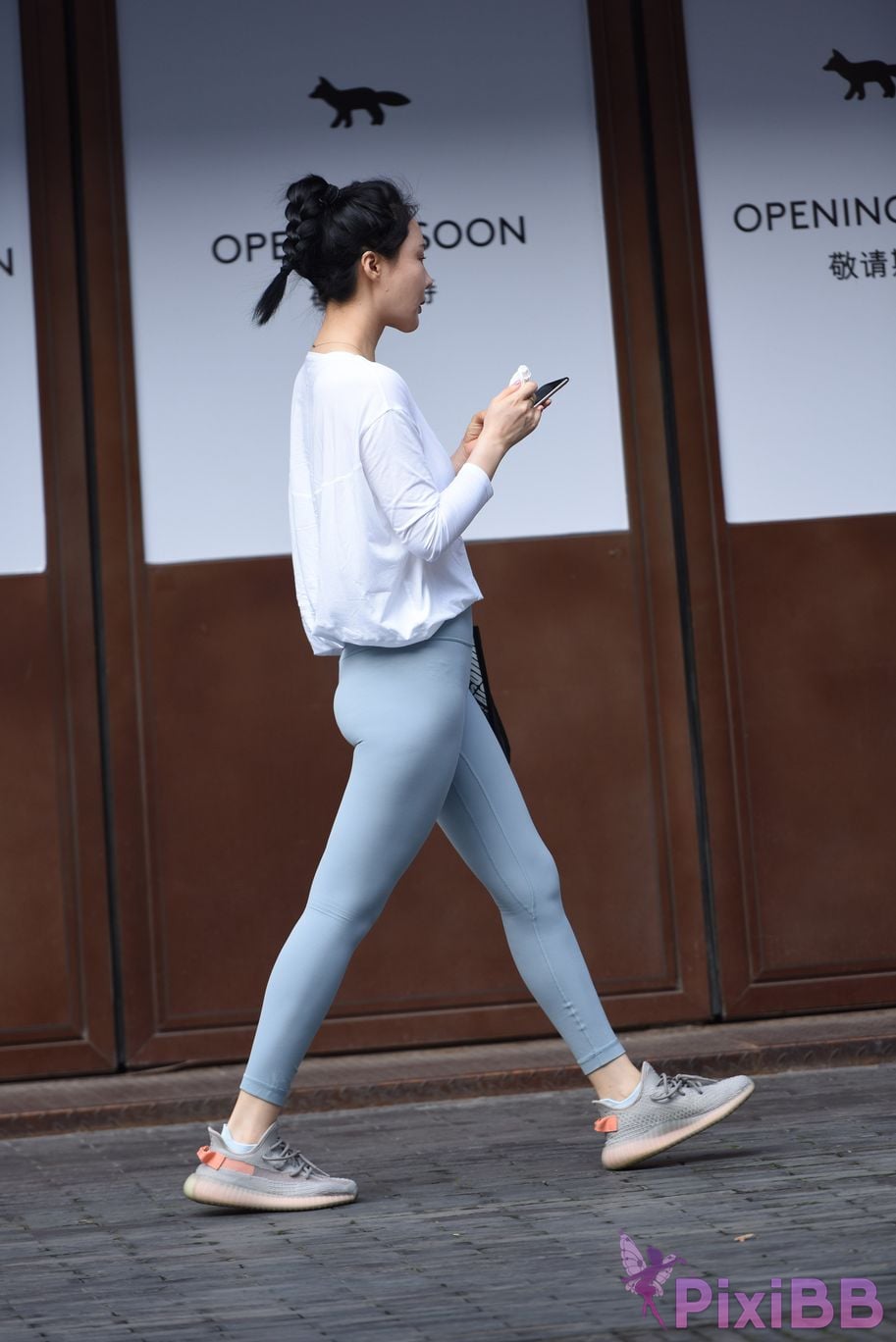 Featured Street Photography Works No.5929 Blue tights with pert buttocks PixiBB.COM 050